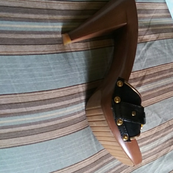 Heels - Picture 2 of 2